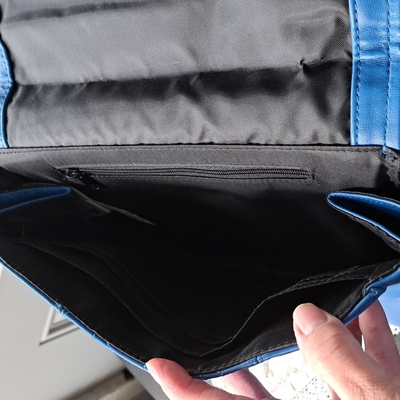 EUC- Disney Parks Purse with Mickey Mouse stitching design. - Picture 6 of 16